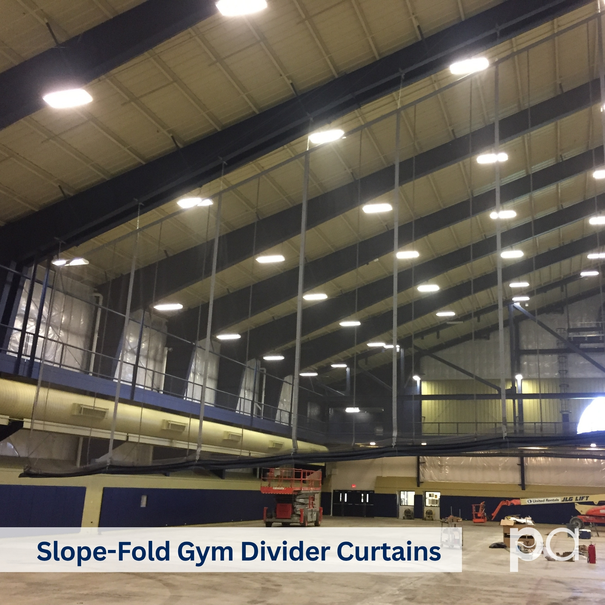 Slope-Fold Gym Divider Curtains (6)